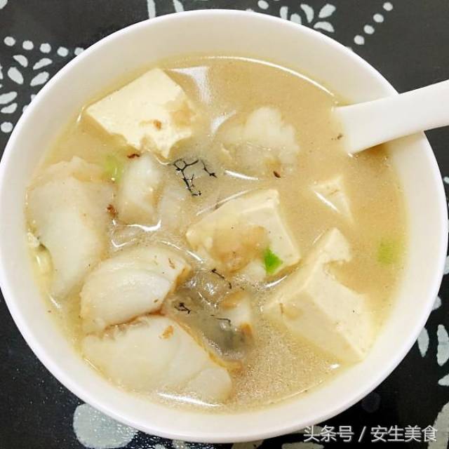 鱈魚燉豆腐的做法