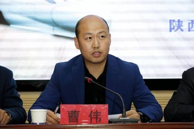 杨永刚主持闭幕式 曹伟宣布最后分数