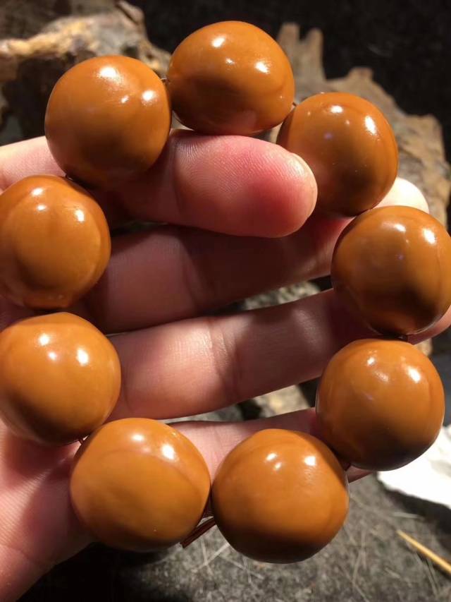 怎样上油才能包浆出美轮美奂的橄榄核