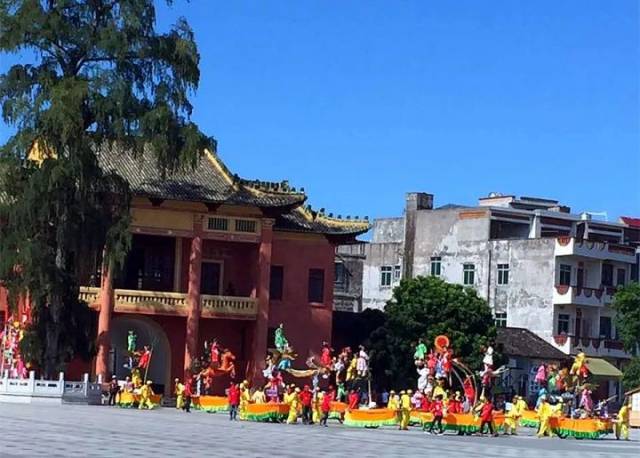 错过了今日镇隆又有飘色睇