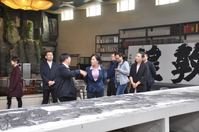 马玉玲,杨发喜,王寅等到国华影视基地参观考察