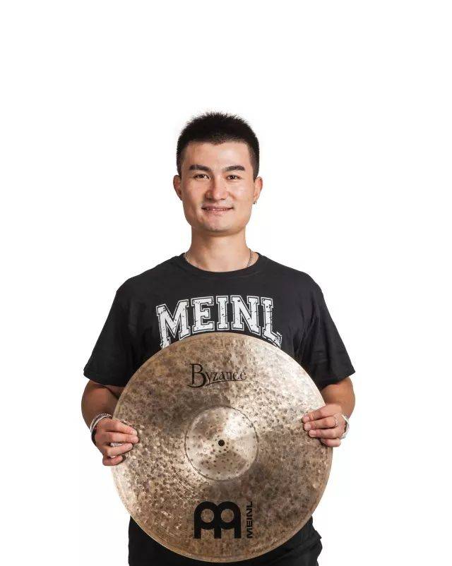龙江浩中国爵士鼓嘎王,帕尔哈提(酸奶)乐队鼓手-龙江浩成功续签德国