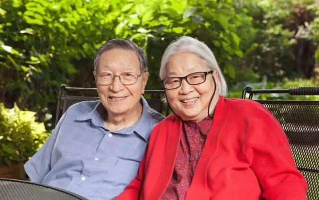 叔叔阿姨,请听我一言