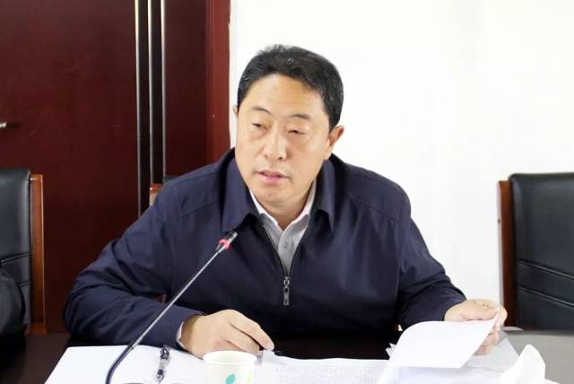 会上,张立峰强调,化贷扶贫和欠薪化解是脱贫工作的重要内容,各地,各