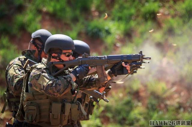 巴西空军使用的步兵武器 黑色胶带发挥重要作用