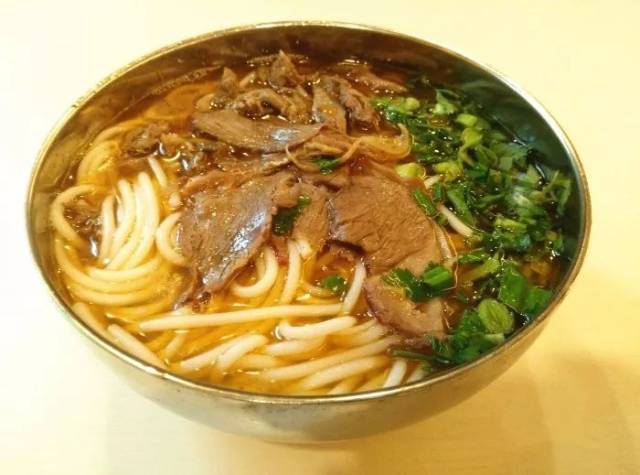 秋日的早上就让它叫醒你!我们一起吃粉吧