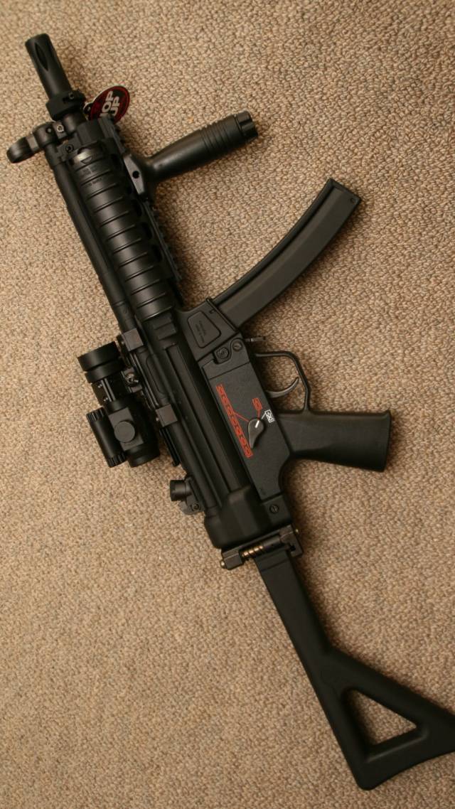 以假乱真的做工差点信了这是一把真的mp5