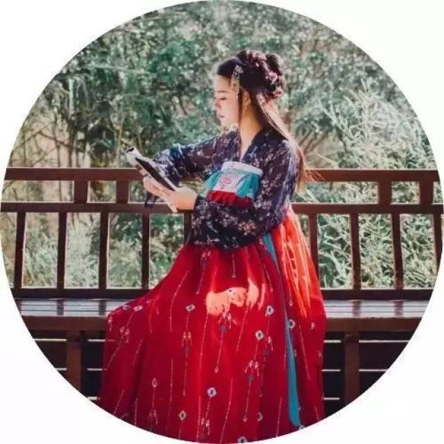 花好月圆 宫墙柳 舞绝秦淮岸 醉王侯 / 寇白门 / 青山白云幽幽 相思曲