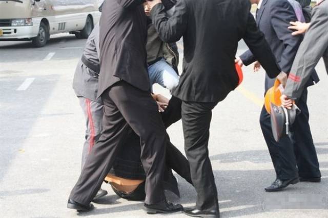 "群殴小偷"早已不合时宜