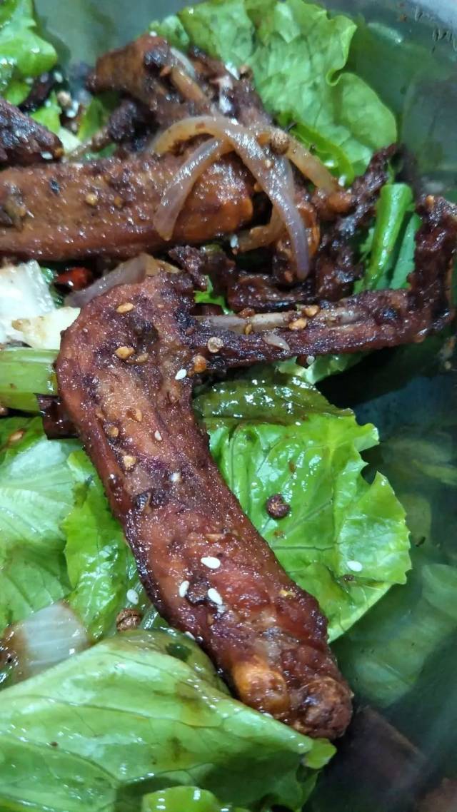 地址:伊川八一路仟禧酒店对面(凤凰城南100米路东) 美食热线