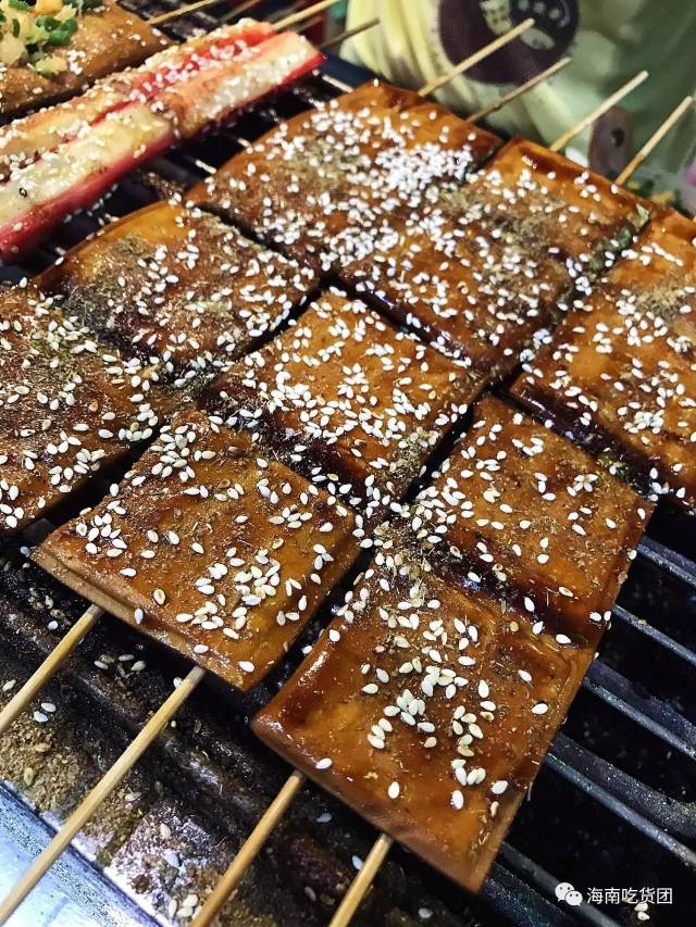 我在泰龙城灌了一肚子的"烤牛筋炸虾饼钵钵鸡烤猪蹄烤鸭卷饼"