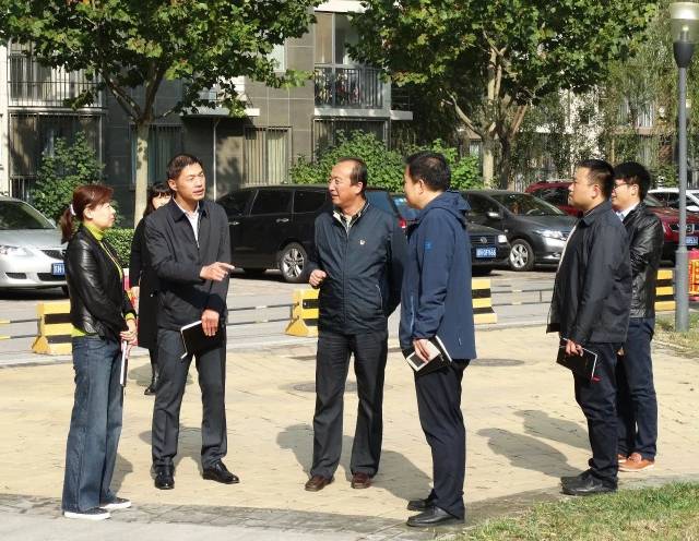 委员会办公室联络处副处长陈长武,区绿化委员会办公室副主任范忠良