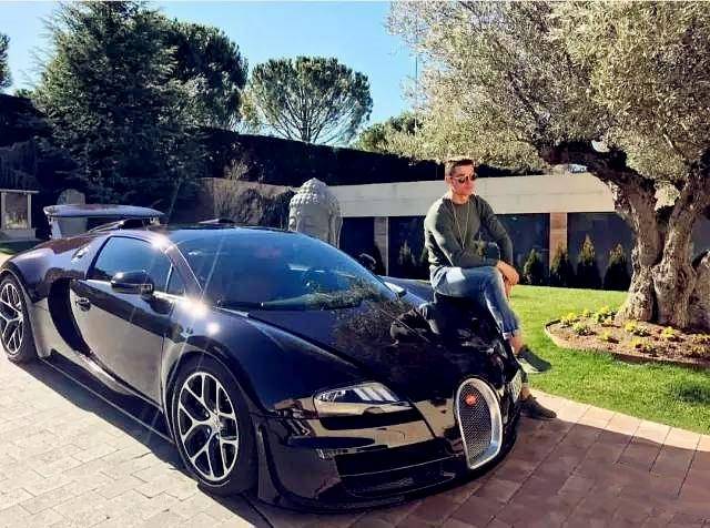 c罗加冕世界足球先生,他所拥有的豪车是每个男人的梦想!