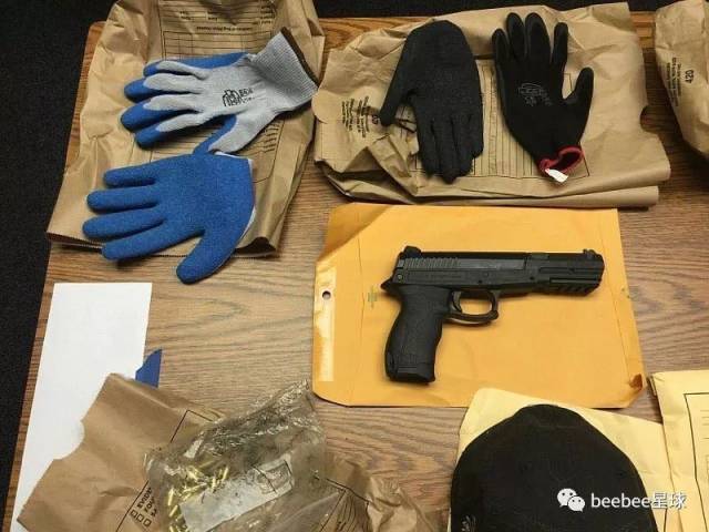 一切的要诀就在于动作够快,只要有合适的装备,脑袋里装好几