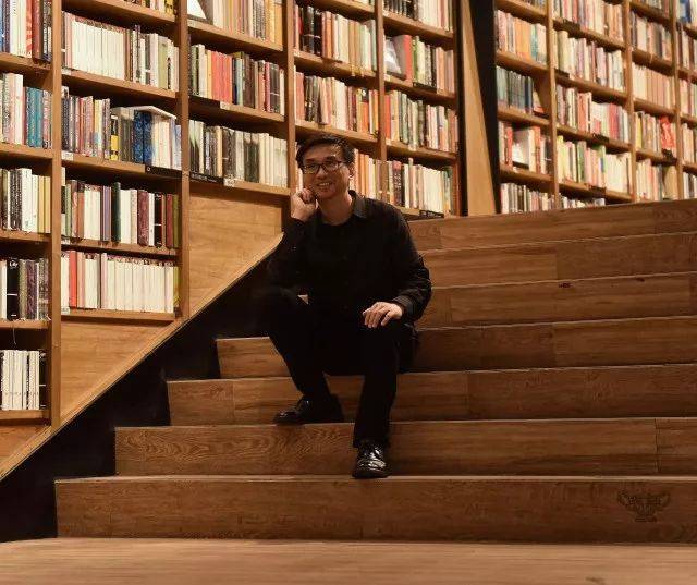 钱小华中国先锋书店创始人我一直相信,时代能够造就人,而人同样可以