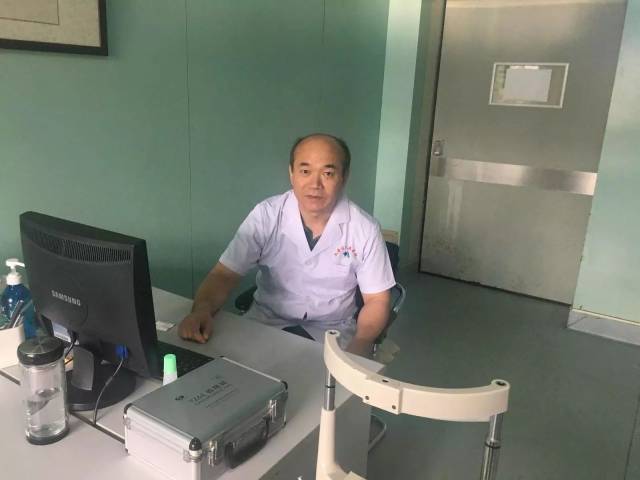 张世杰(著名眼科专家)