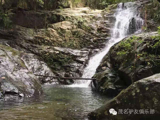 重阳节出游:100元罗定龙湾生态旅游区赏壮观瀑布群,古藤,溯溪,制蓝