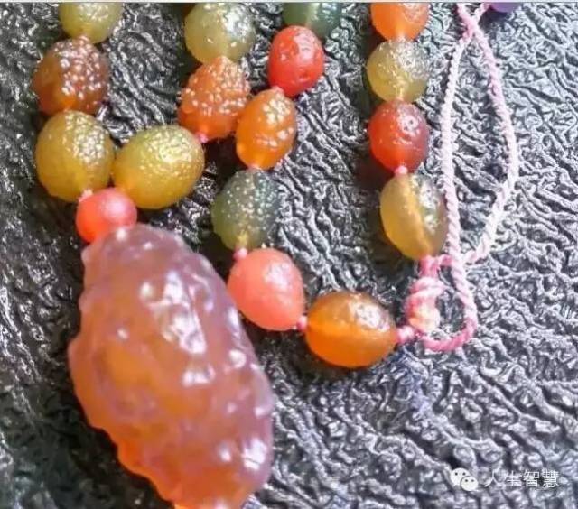 新疆淖毛湖地表葡萄干玛瑙项链