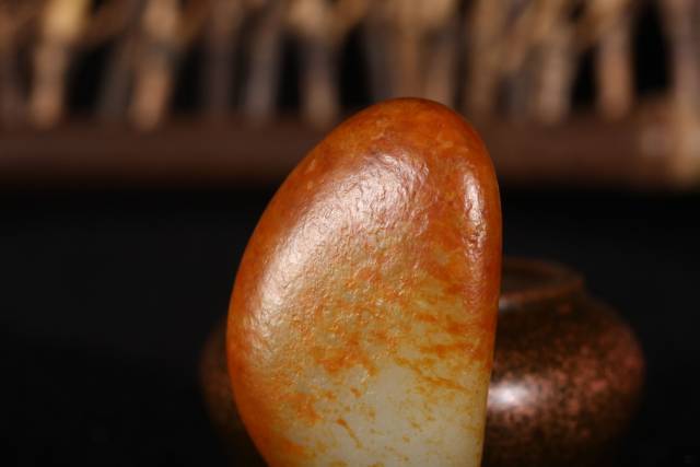 和田玉籽料中红皮白肉的极品有多少?慧眼识别红皮白肉的和田玉籽料