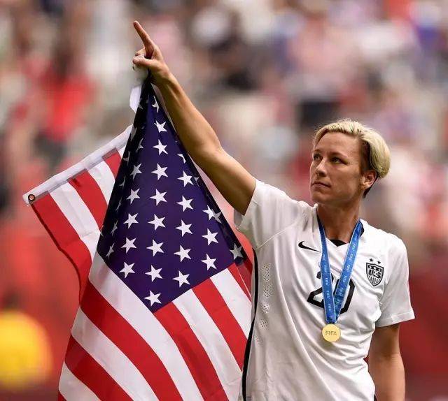 两届奥运会冠军, 一届世界杯冠军获得者, 世界足球小姐, abby wambach