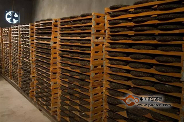 普洱茶压制成型后不同干燥方式有何不同?