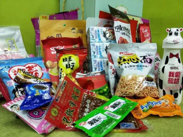 (小编累了,不想再打了) 国产零食大礼包种类多达30多种,绝对够你吃