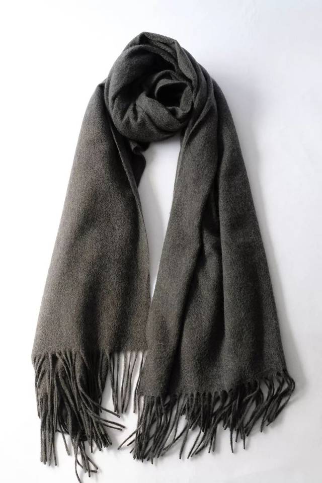 7色可选  同样是 藏蓝色围巾,秋冬建议搭配驼色大衣,更随意,法