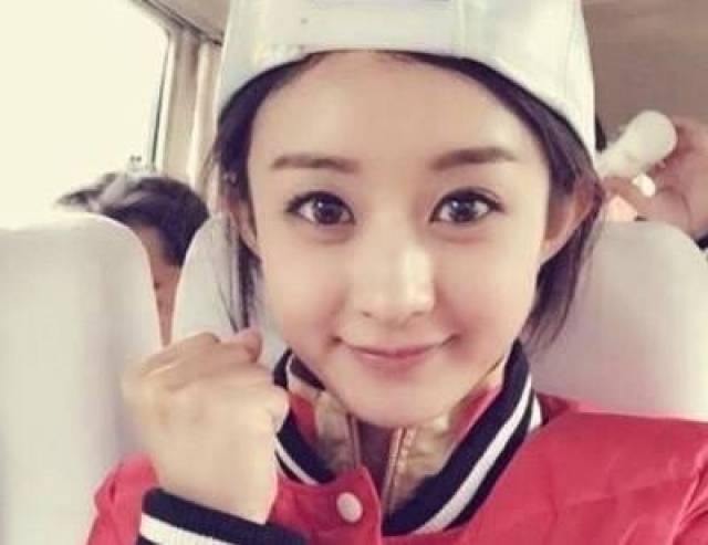 赵丽颖出席活动比baby脸还小,怎么瘦下来的?