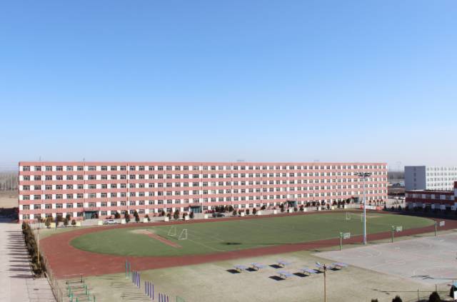 怀仁这个学校招聘57名老师,月薪5000 ,免费提供住房!