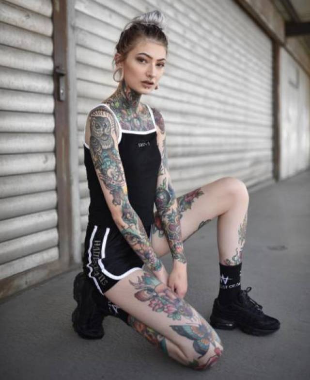 德国超酷的纹身女孩 lee
