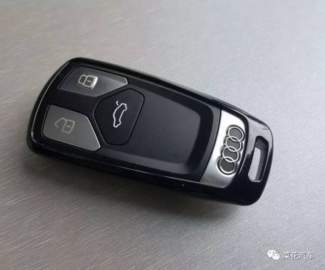 换挡就像玩飞机油门!40万入手17款奥迪a5,颜值拉风很有驾驶欲望