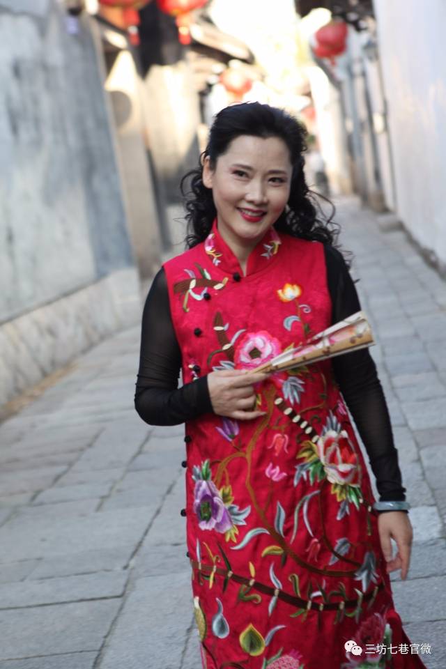 著名越剧表演艺术家何赛飞参观三坊七巷