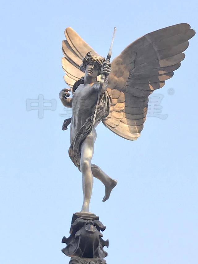 爱神厄洛斯 厄洛斯,在希腊神话中是司"性爱"之原始神.