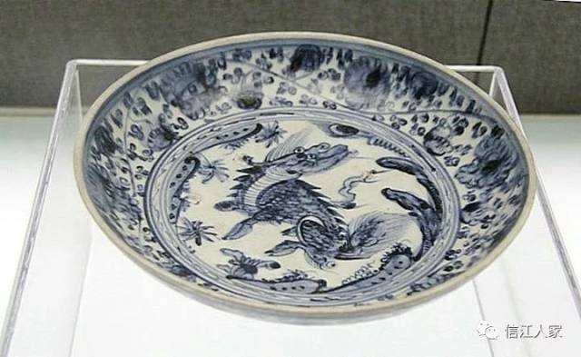 明正德青花麒麟望月图盘