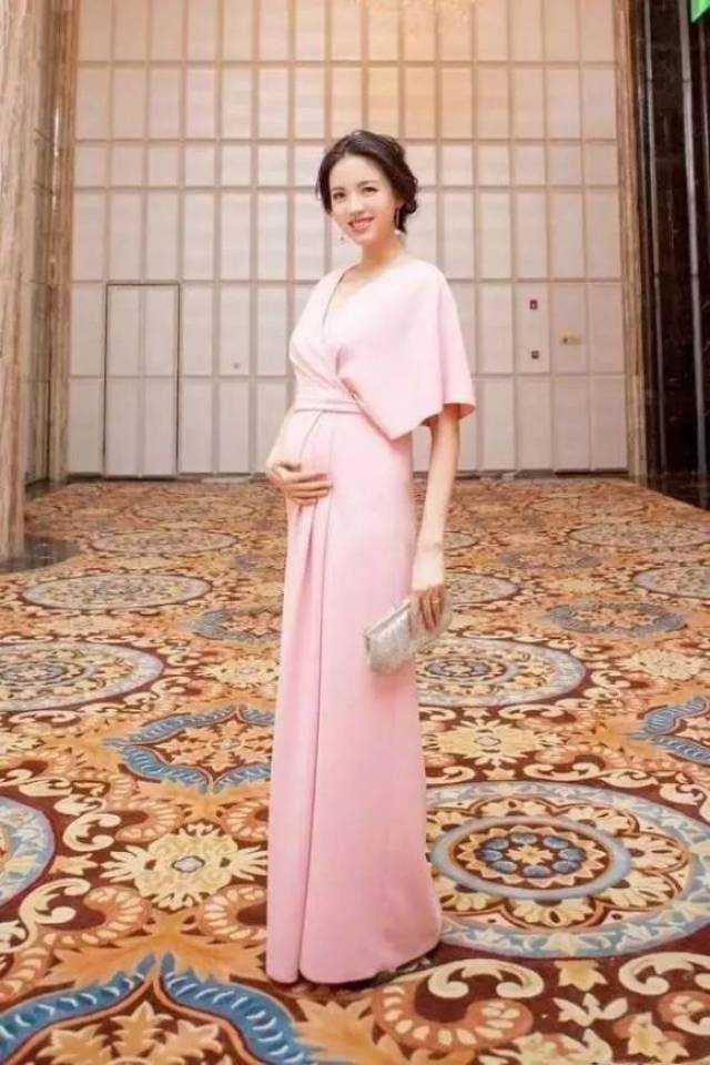张梓琳怀孕照图片