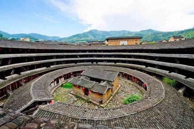 福建土楼是四合院吗,福建土楼的门,土楼的区别_大山谷图库