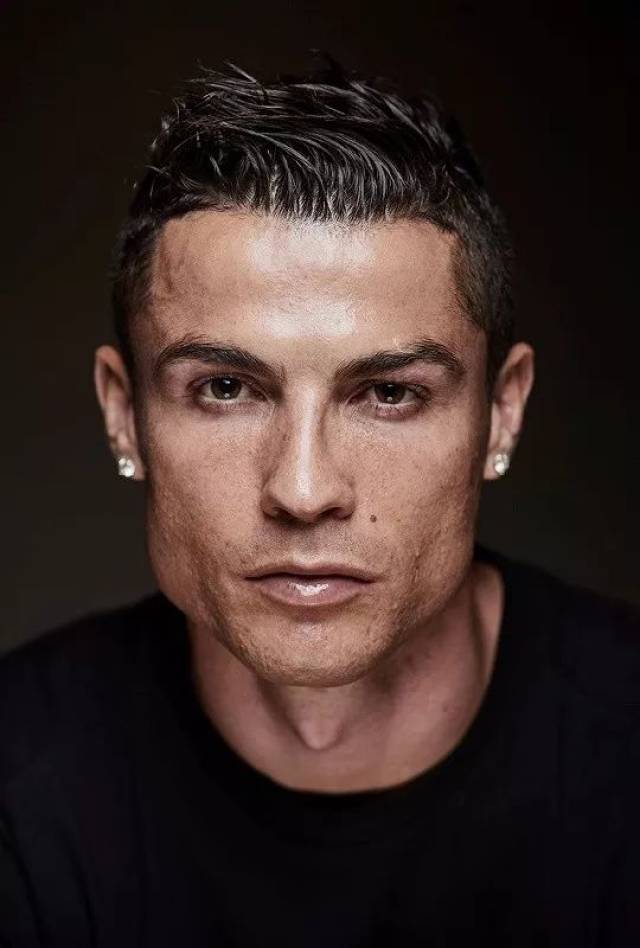 期待c罗霸气归来!