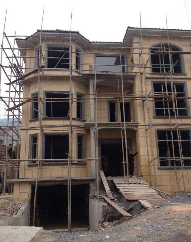 晒晒这栋三层楼别墅,还有地下车库,加上装修一共才花了90万!