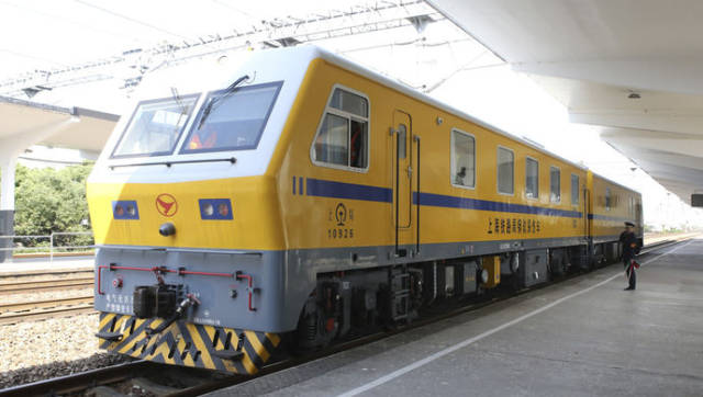 国产首台钢轨探伤车成功上线,中国高铁科技再添新力量_手机搜狐网