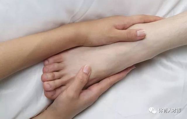 运动后扭伤脚怎么办?