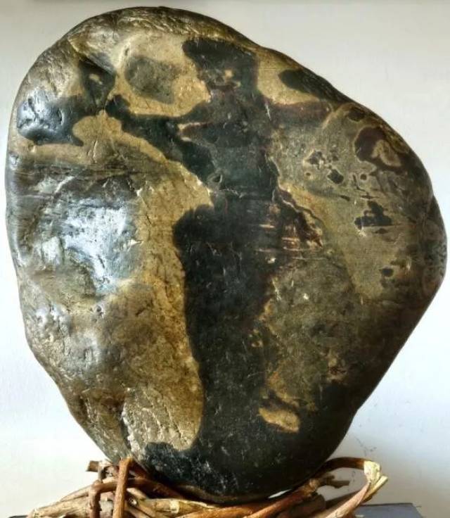 石头出产于拒马河易县段宽24cm 高33cm 厚11cm