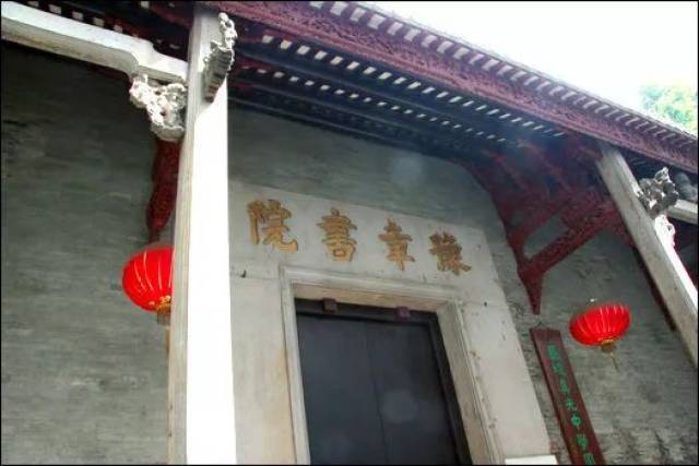 南昌豫章书院被指体罚囚禁学生官方这样回应