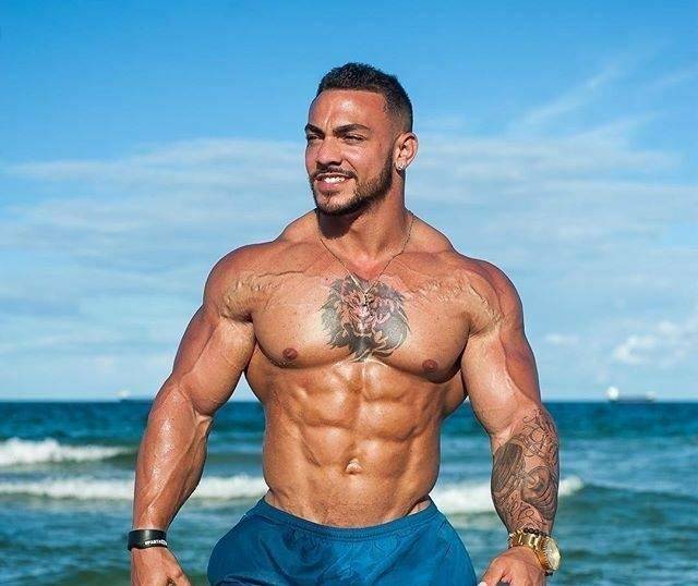 超级组虐胸背加强训练:8个动作绽放力量雄风真