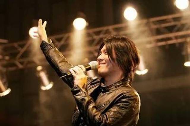 曾唱《男才女貌》主题曲走红,火过林俊杰的他