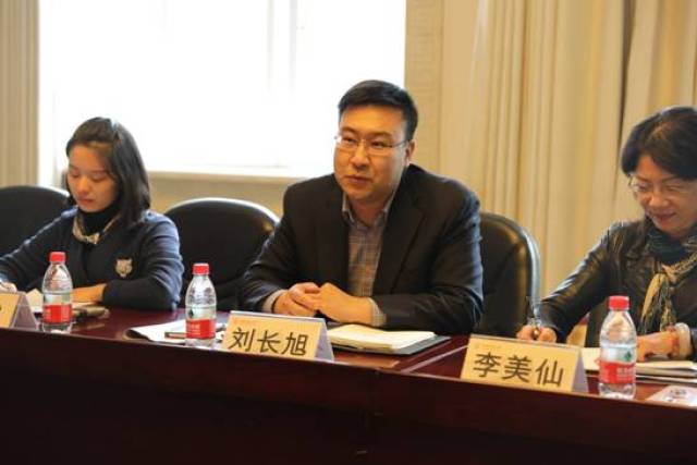 高校党委宣传部党支部交流研讨学习宣传贯彻十九大精神工作