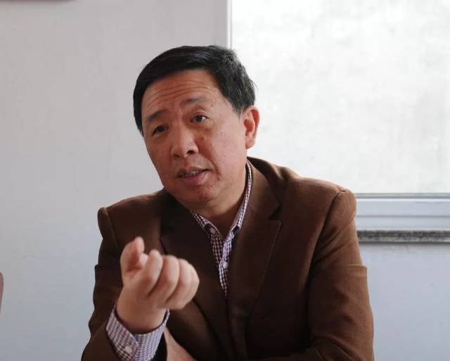 李东海沙埝调研鼓励员工:坚定文化自信,掌握一技之长