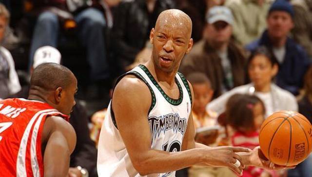 【卡塞尔 纯血外星生物】  卡塞尔去扮演外星人需要化妆么?