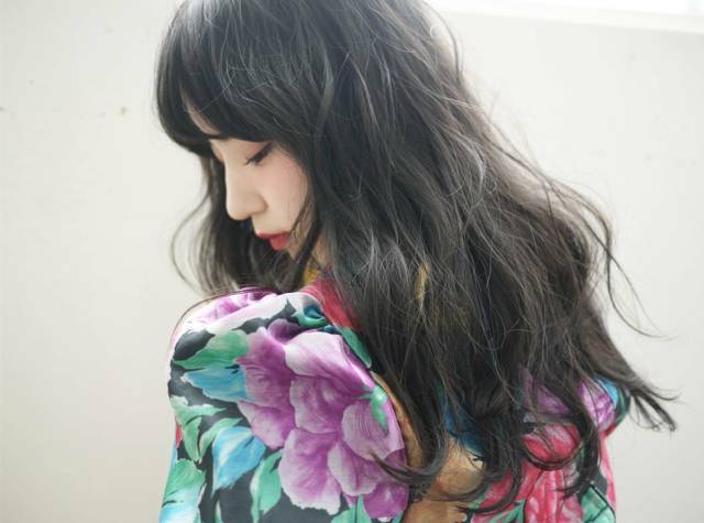 中长发"睡不醒发型