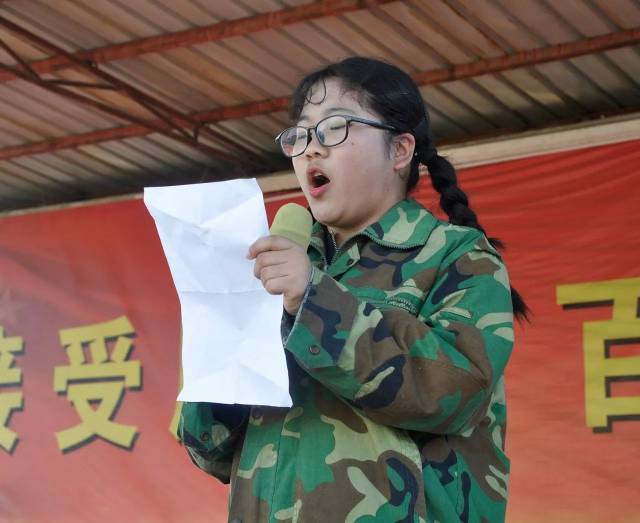 学员代表唐欣宇进行发言