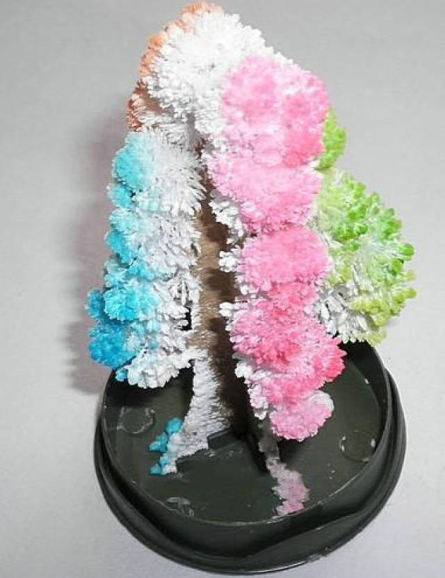 磷酸二氢钾做圣诞树图片